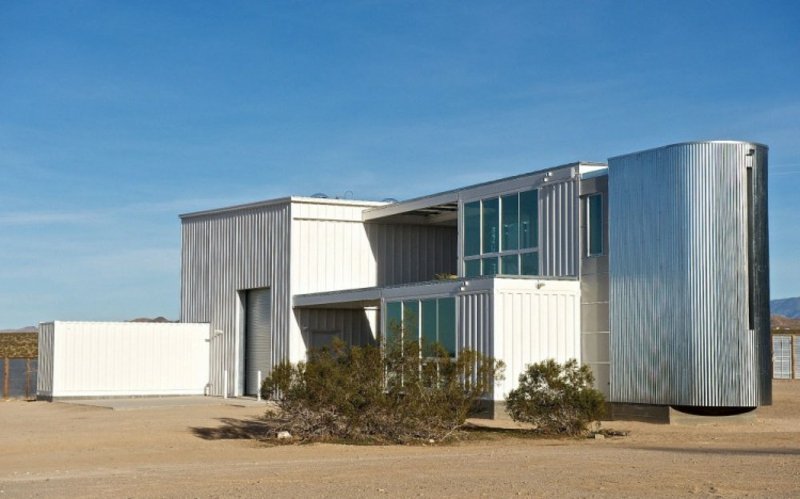 maison conteneur dans le désert de Mojave par Ecotech Design